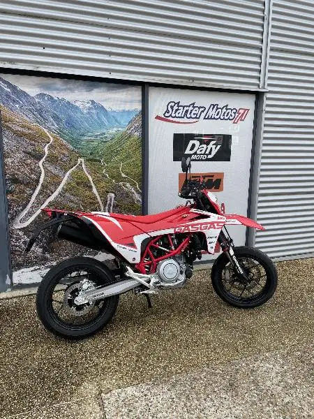 SM 700