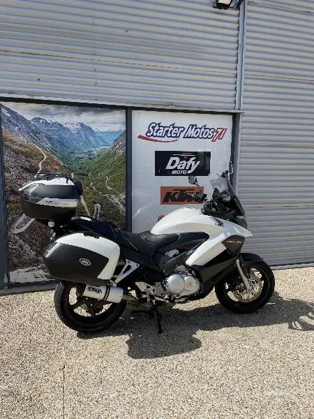 VFR 800 X