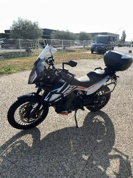 790 ADVENTURE