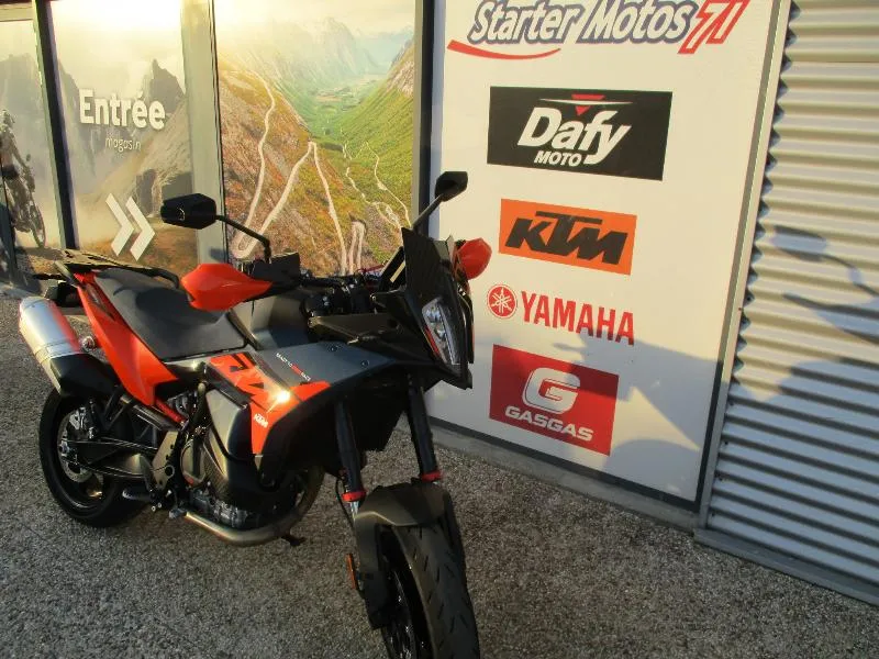 890 SMT