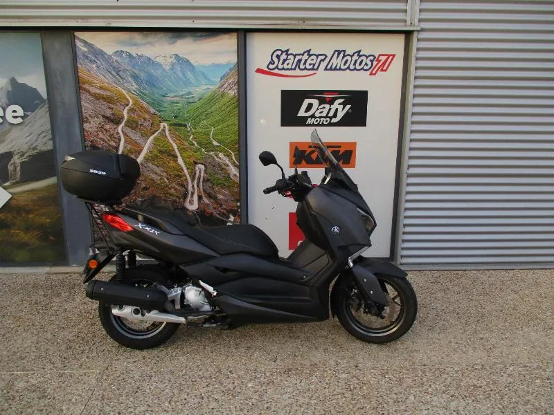 XMAX 125
