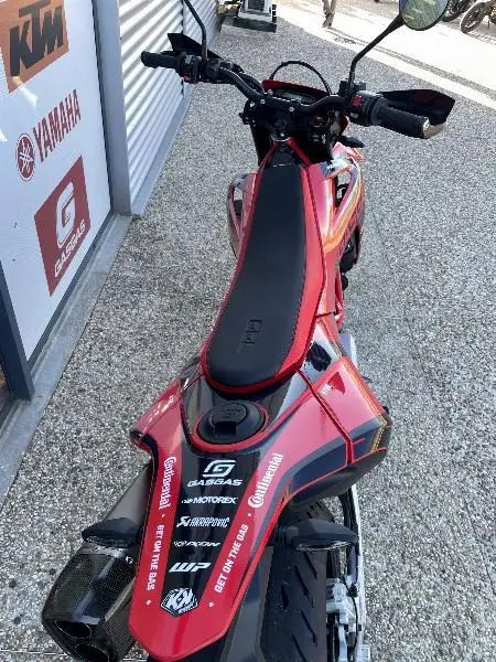 SM 700