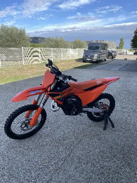 125 SX