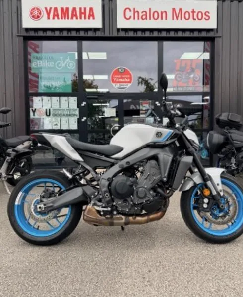 MT09