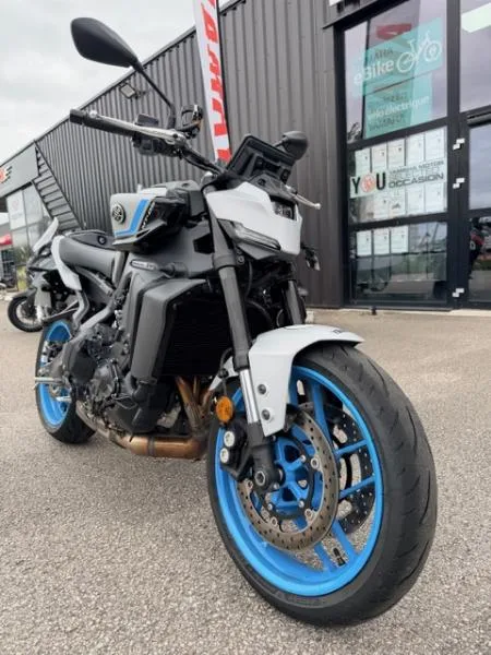 MT09