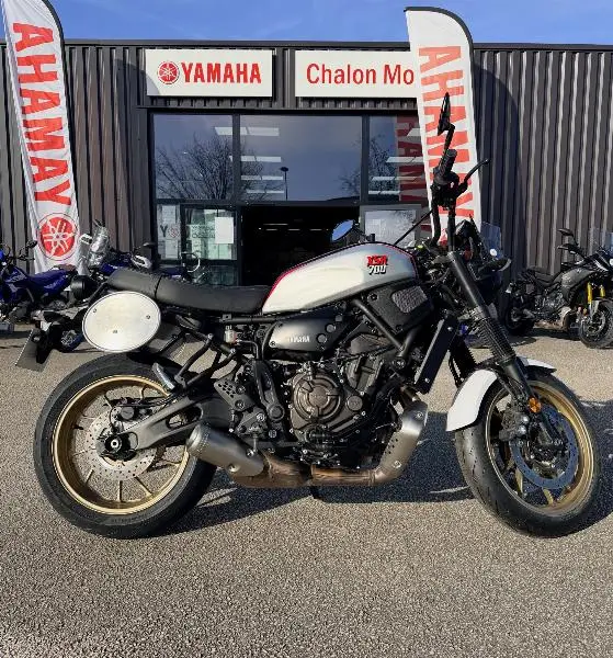 XSR 700 XTRIBUTE