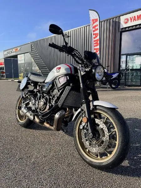 XSR 700 XTRIBUTE