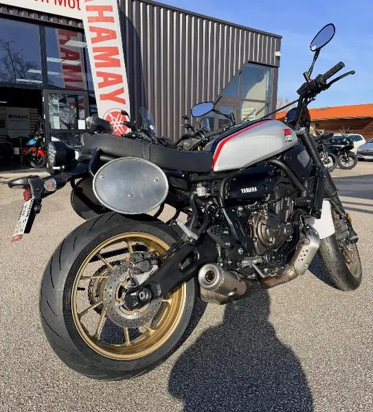 XSR 700 XTRIBUTE