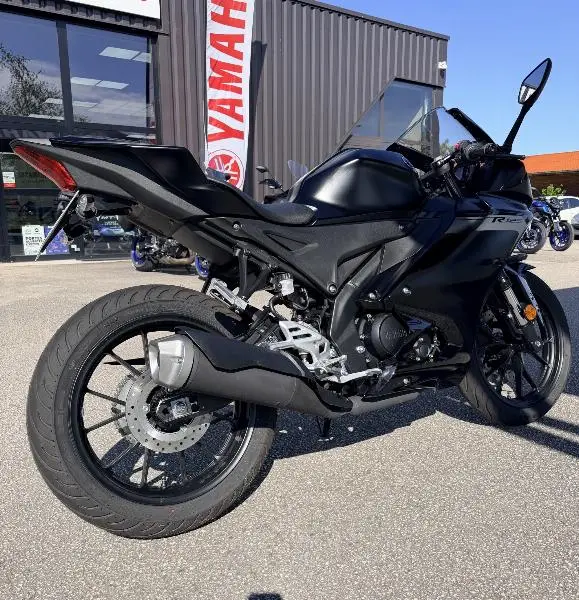 YZFR 125