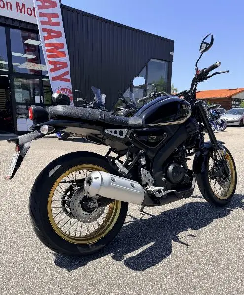 XSR 125 Legacy