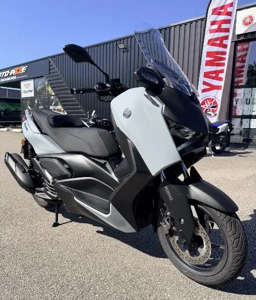 XMAX 125 TECH MAX