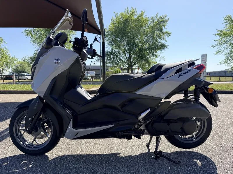 XMAX 125 TECH MAX