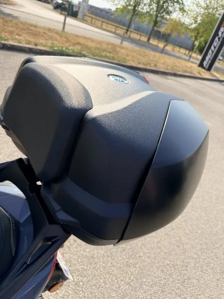 TRICITY 300