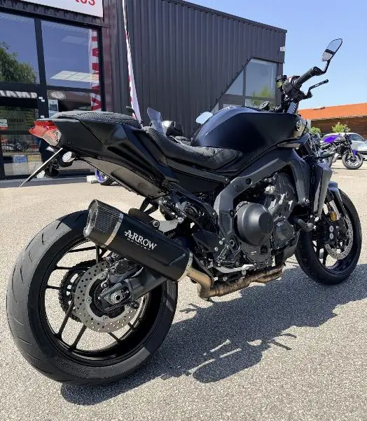 MT09