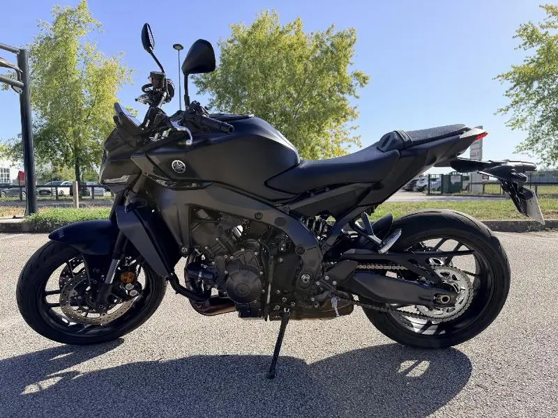 MT09