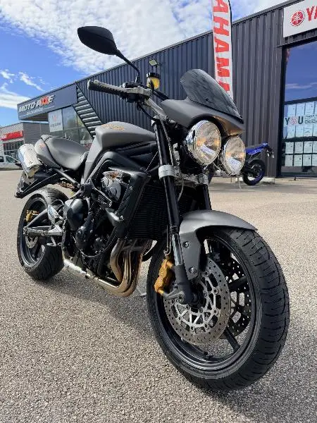 STREET TRIPLE 675 R