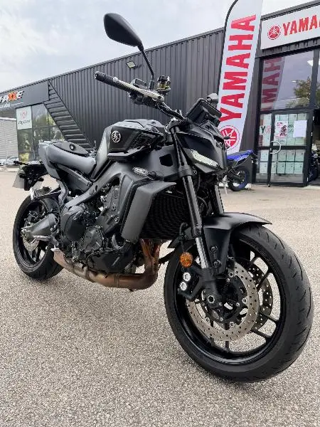 MT09