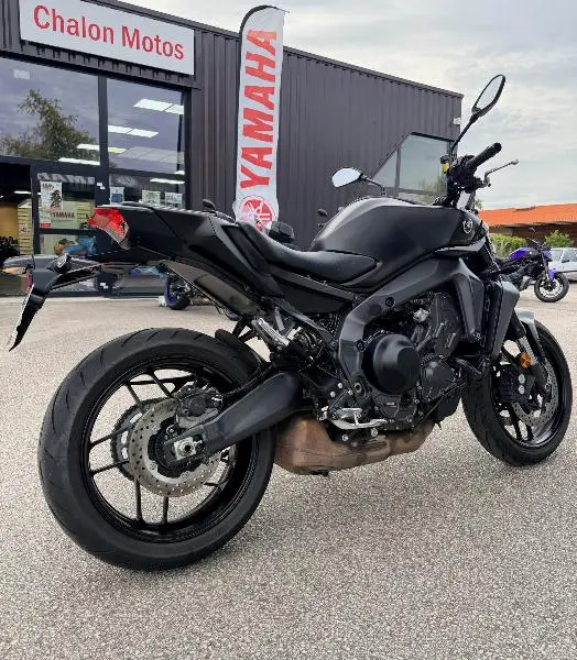MT09