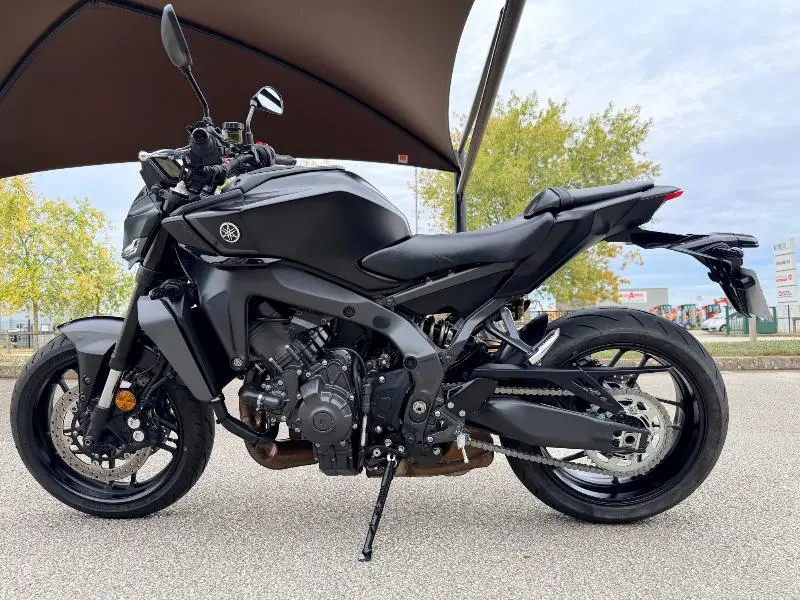 MT09