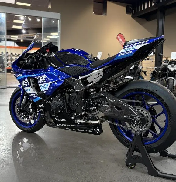 YZF 1000 R1