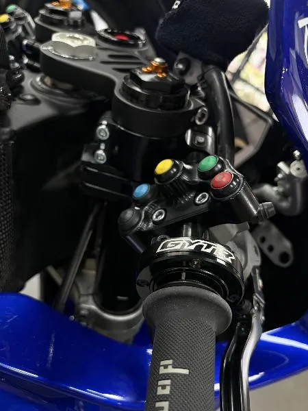 YZF 1000 R1