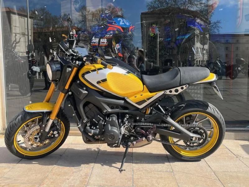 XSR 900