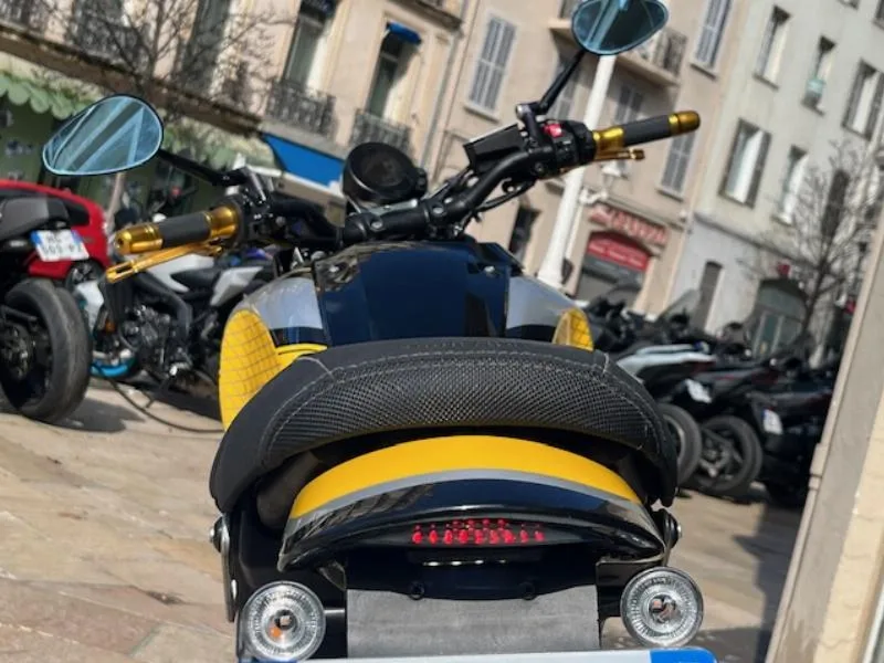 XSR 900