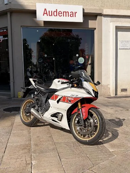 YZFR7
