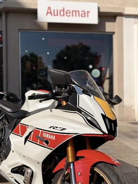YZFR7