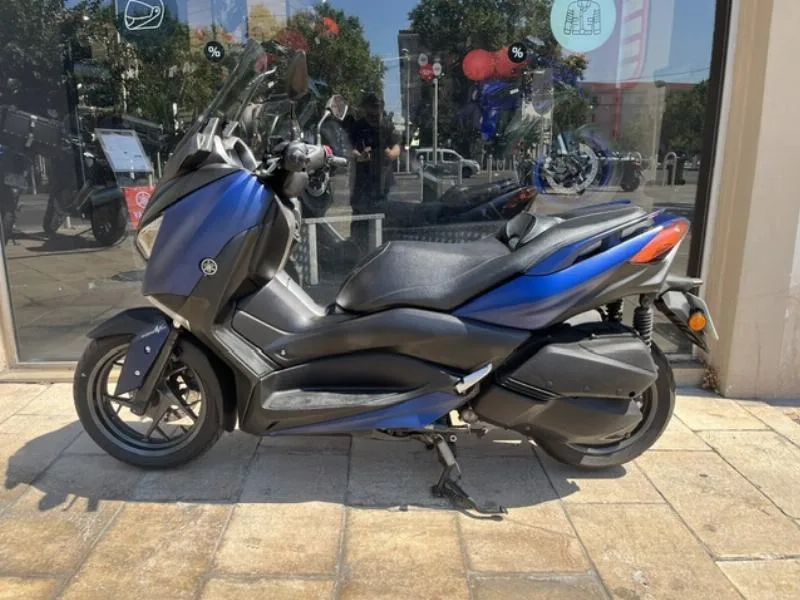 XMAX 300