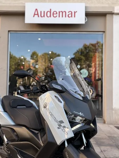 XMAX 300 Tech Max