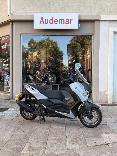 XMAX 300 Tech Max