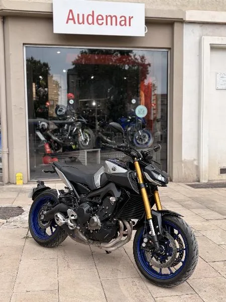 MT09