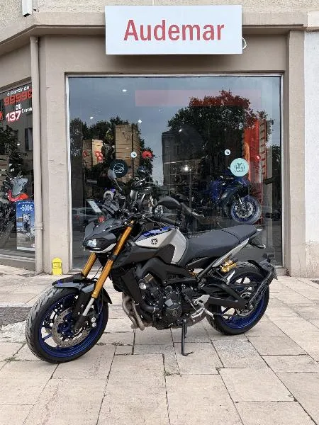 MT09