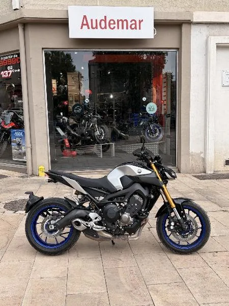 MT09