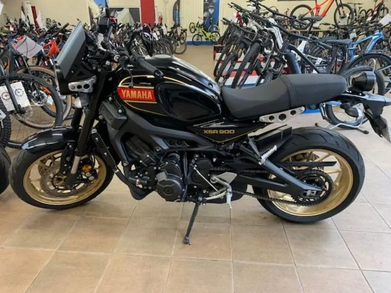 XSR 900