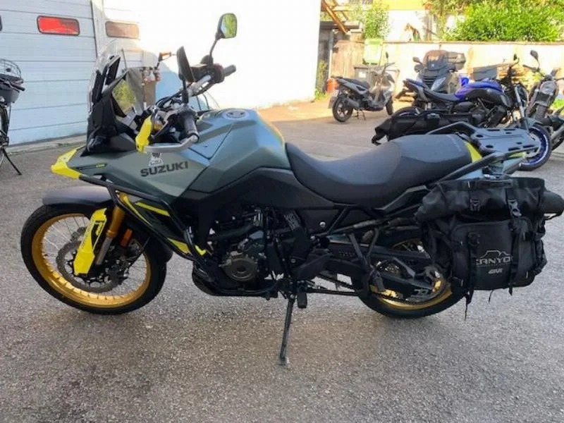 DL VSTROM 800DE