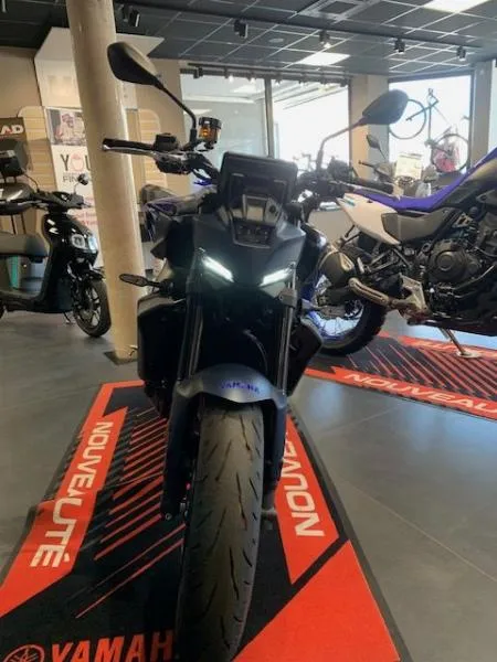 MT09