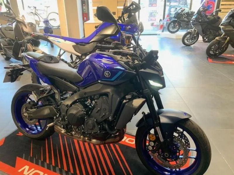 MT09