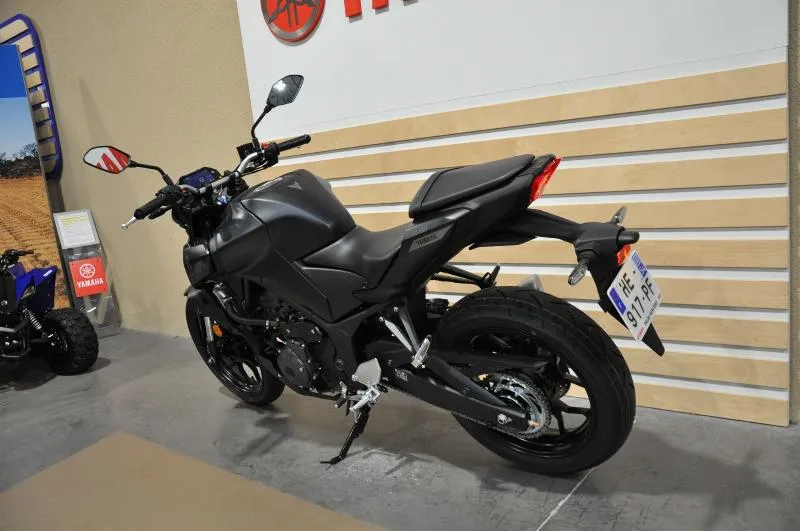 MT03 300