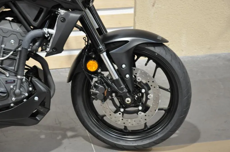 MT03 300