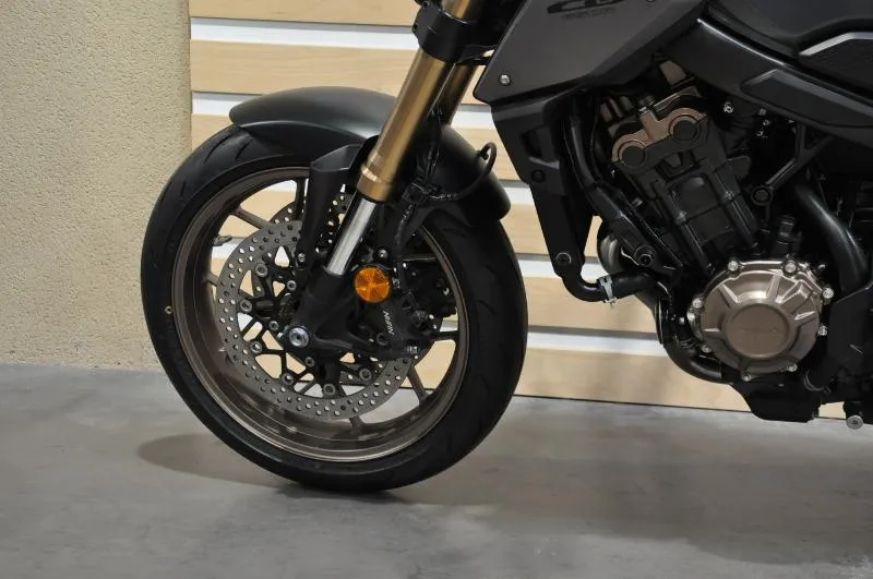 CB 650 R