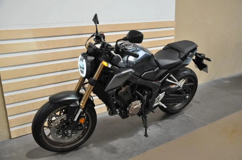 CB 650 R