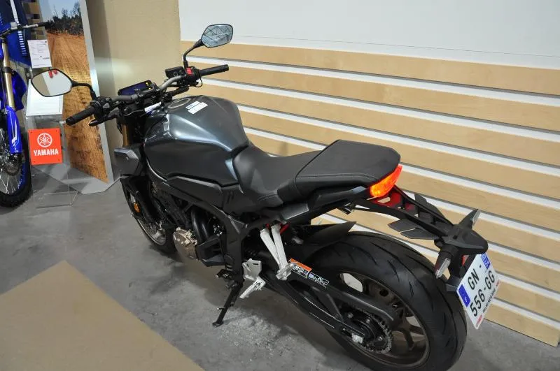 CB 650 R