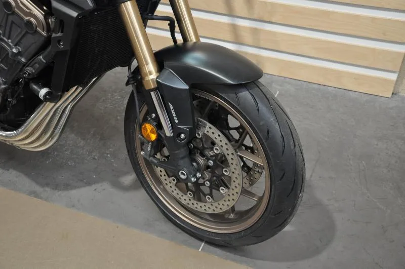 CB 650 R