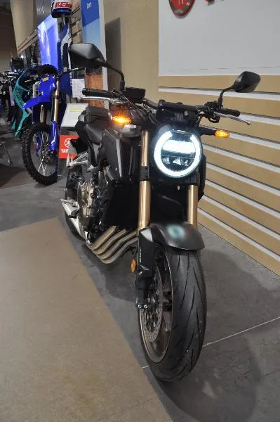 CB 650 R