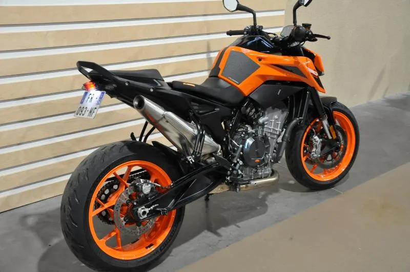 790 DUKE L