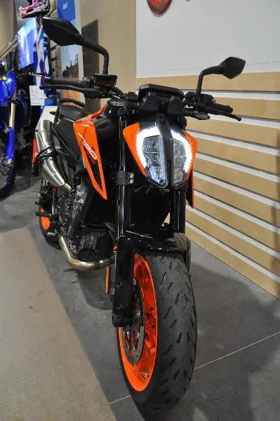 790 DUKE L