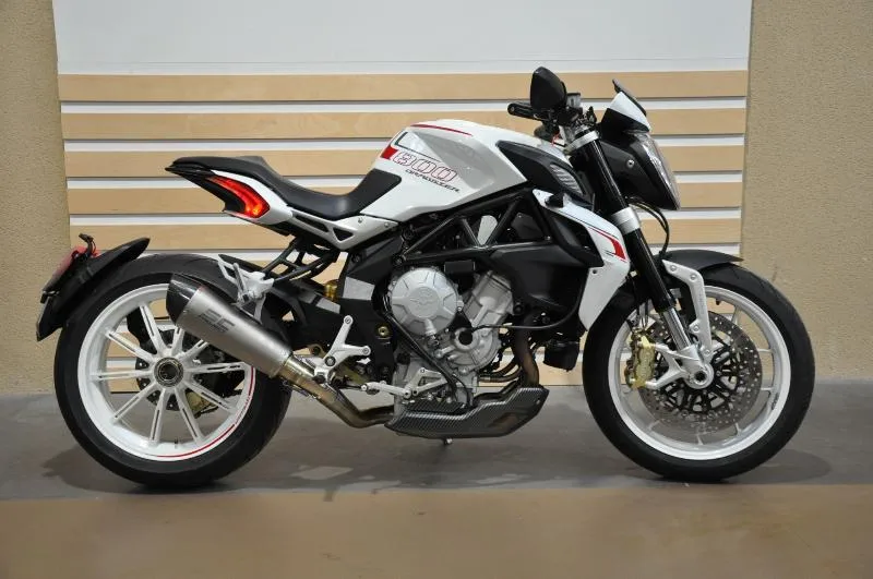 BRUTALE 800