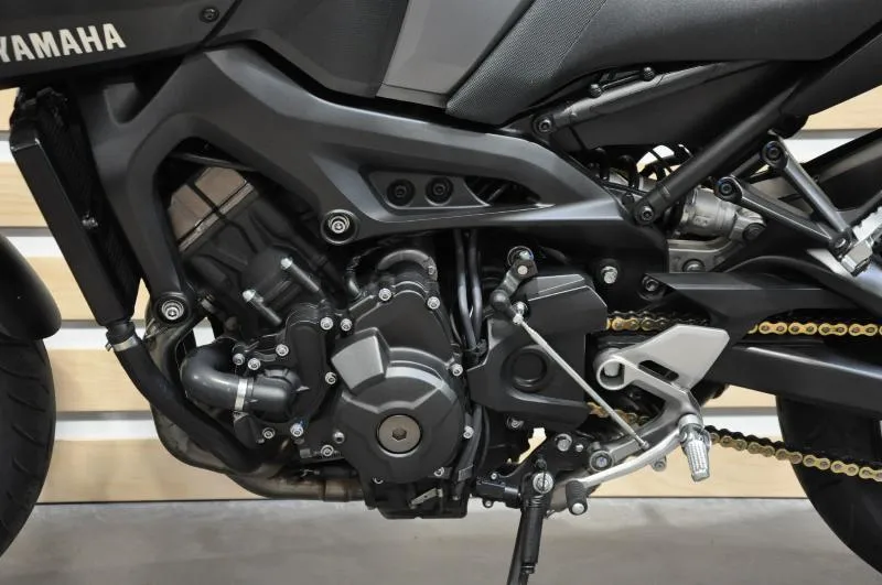 MT09